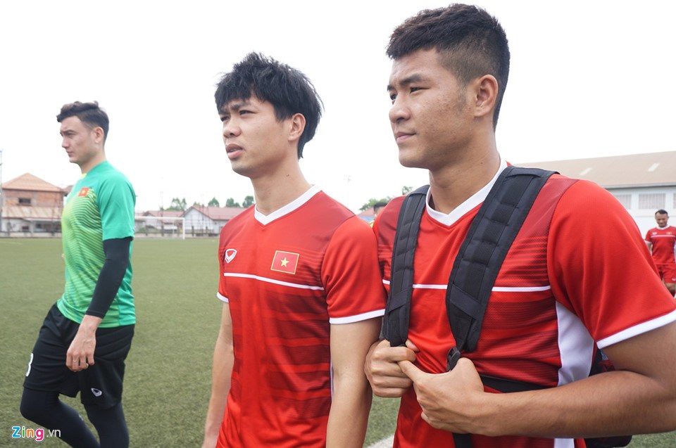 Van Quyet chan thuong, Viet Nam tro lai san tap ngay sau chien thang hinh anh 1